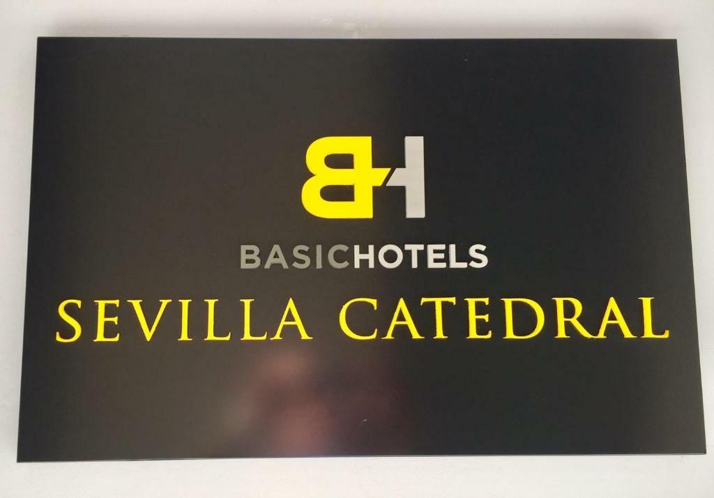 Basic Hotel Sevilla Catedral المظهر الخارجي الصورة