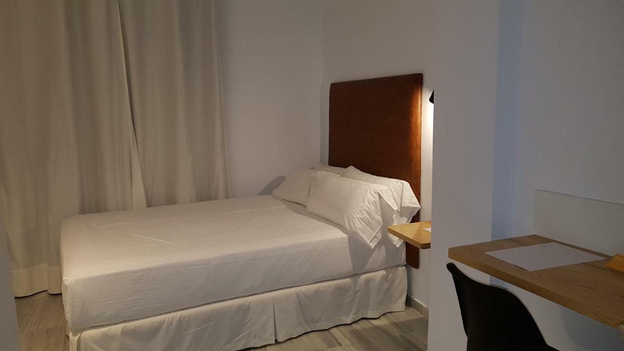 Basic Hotel Sevilla Catedral المظهر الخارجي الصورة